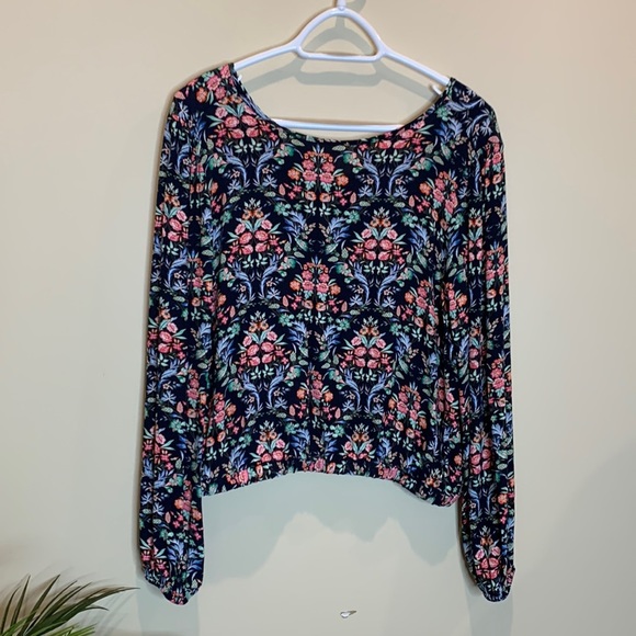 NWT LOFT Rayon top - Picture 3 of 10